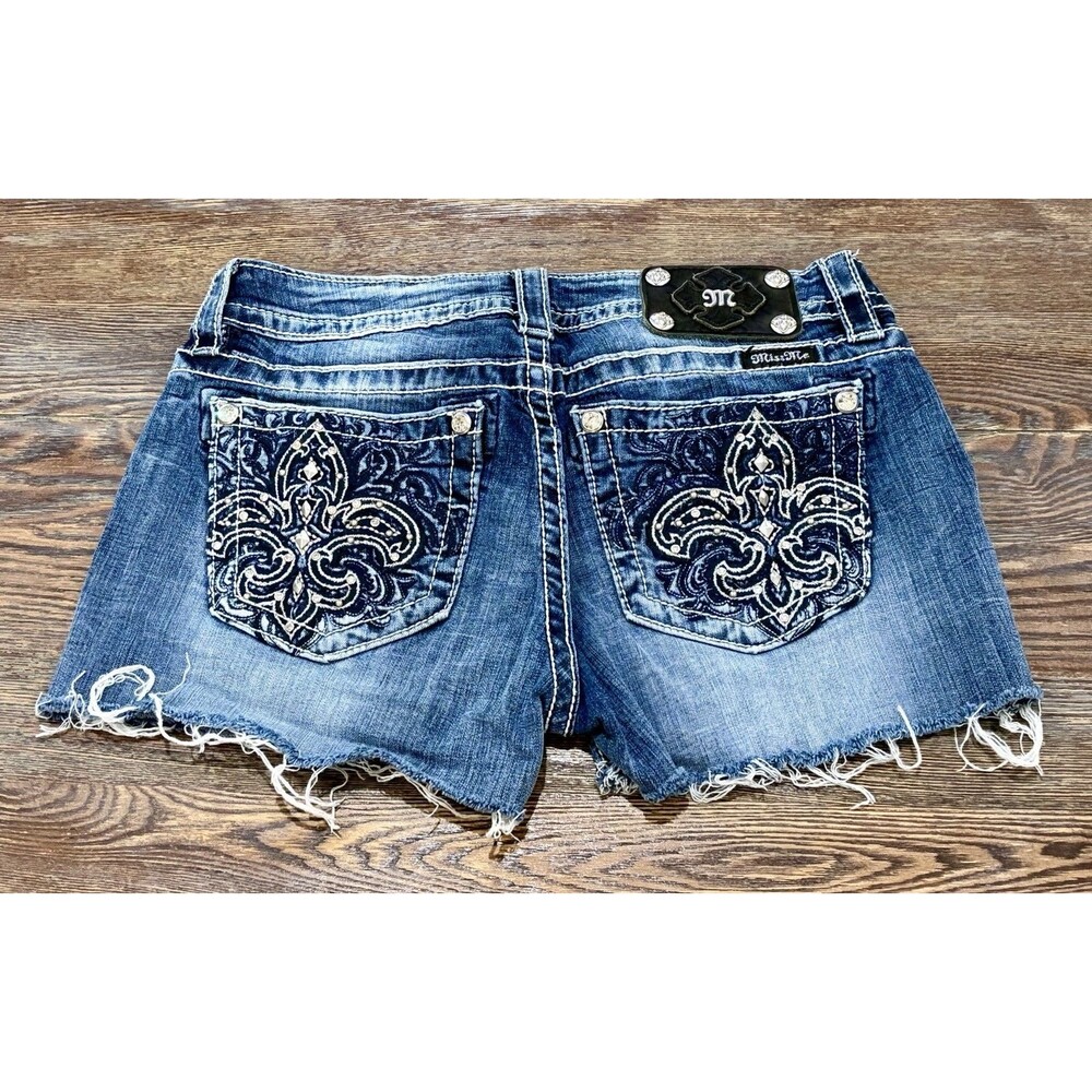 MISS ME Embellished Flour-de-lis Denim Signature Mid-Shorts - Sz 29 - #JY5728D4